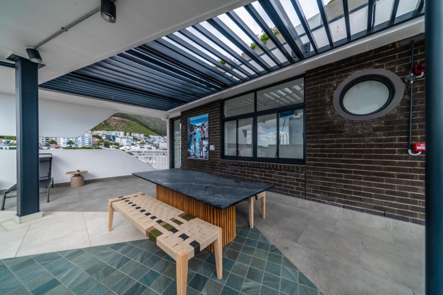 2 Bedroom Property for Sale in Sea Point Western Cape